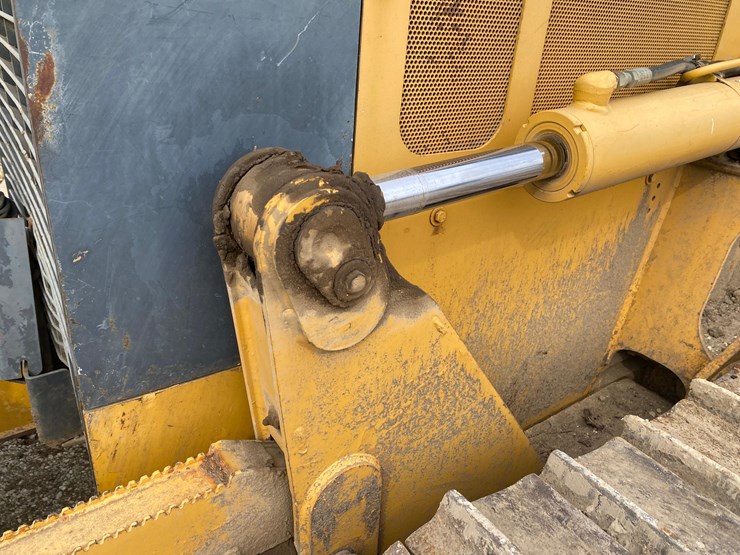 2005-deere-700h-image-37