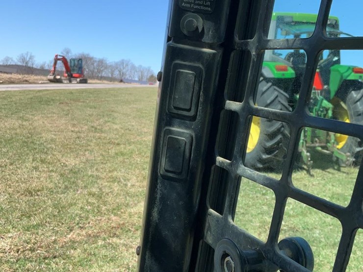 2013-bobcat-s630-image-16