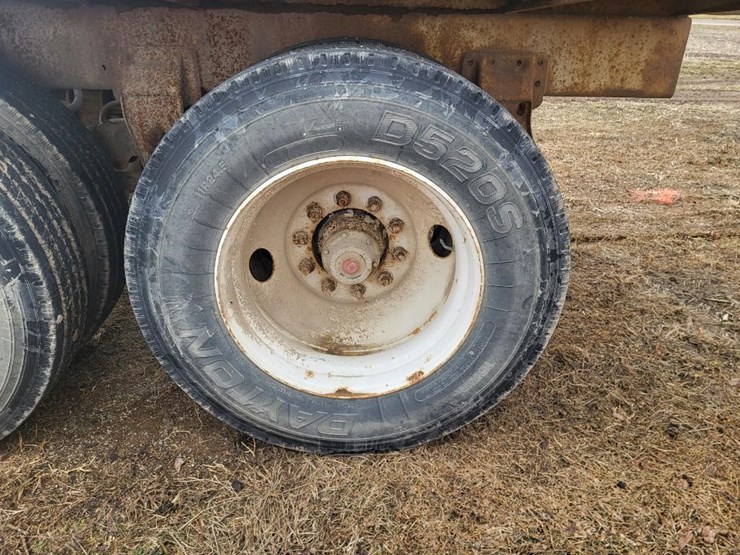 1996-warren-tandem-axle-feed-semi-trailer-image-37