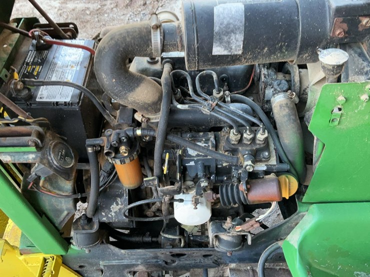 john-deere-332-image-9