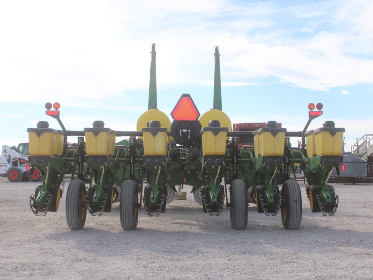 john-deere-7200-image-3