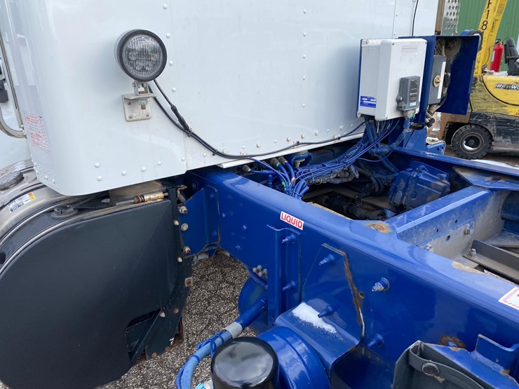 2012-kenworth-t370-image-21