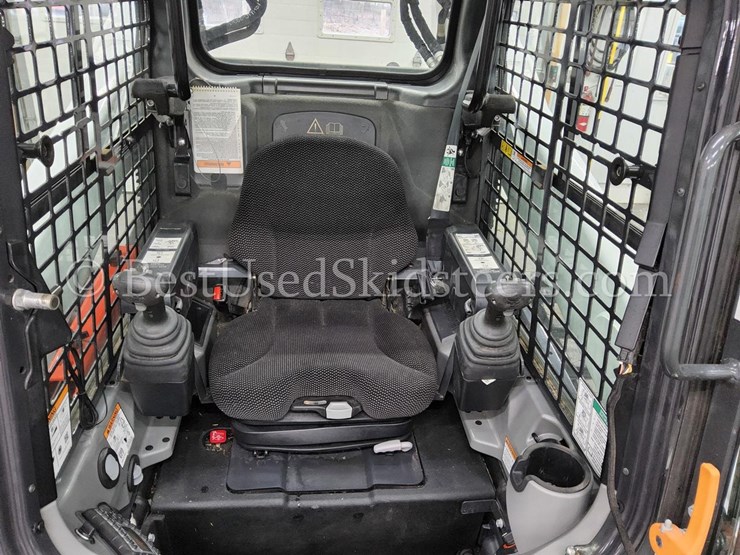 2023-bobcat-t740-image-23