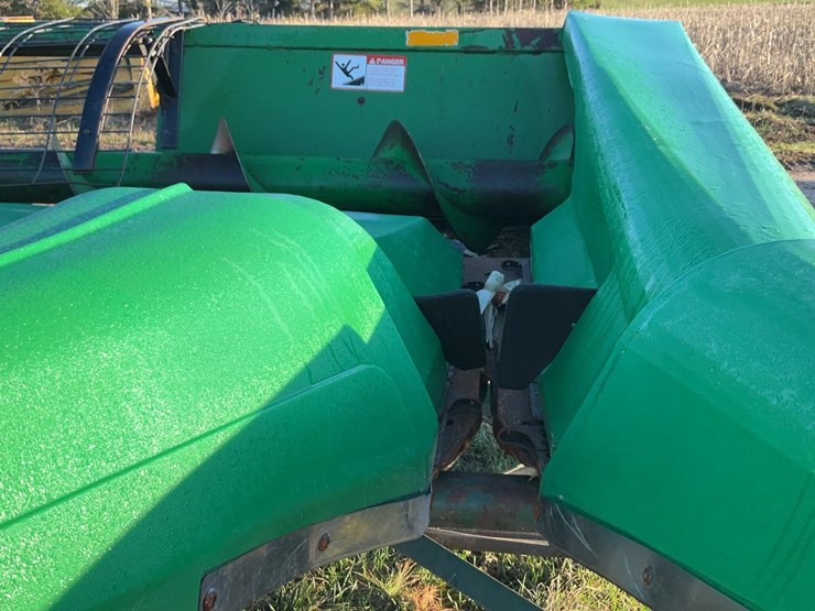 #720-•-john-deere-combine-corn-head-and-cart-image-10