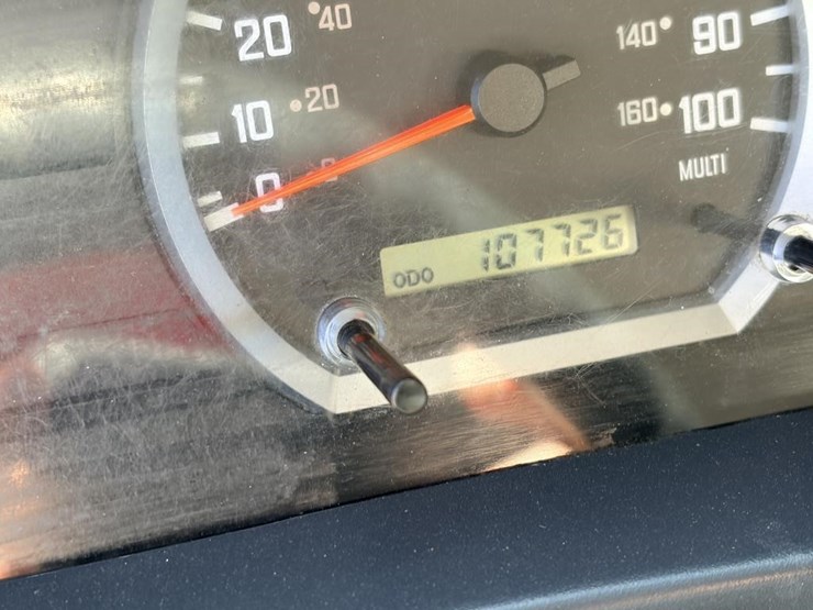 2015-isuzu-nrr-image-20