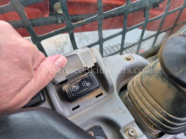 2021-kubota-svl95-2-skid-steer-loader-image-14