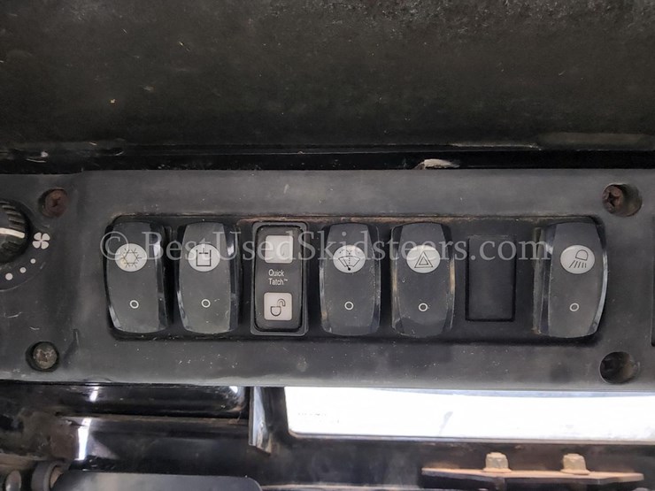 deere-ct332-image-23