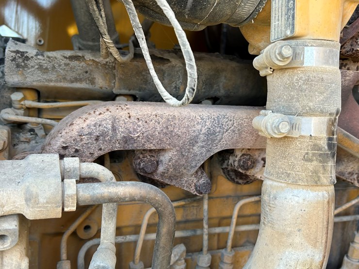 2010-deere-544k-image-42