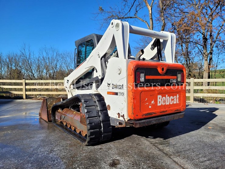 2016-bobcat-t740-image-3