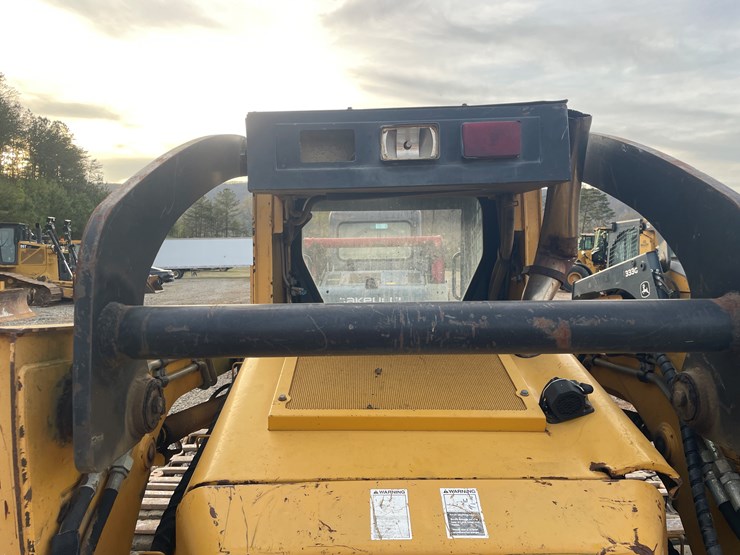 2006-deere-325-image-30