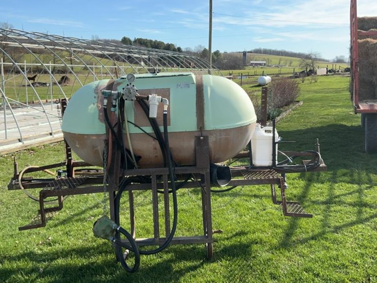 #719-•-165-gallon-sprayer-image-1