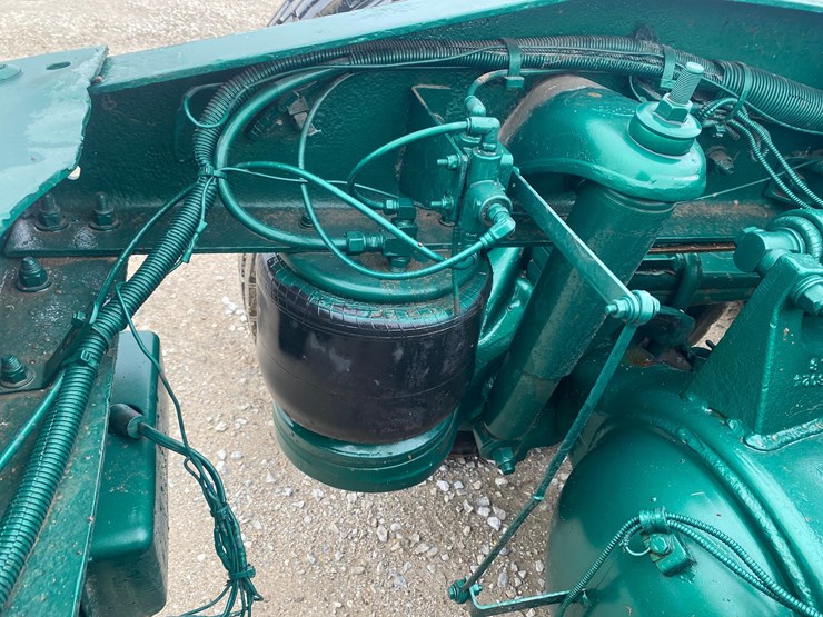 2002-peterbilt-379-image-50