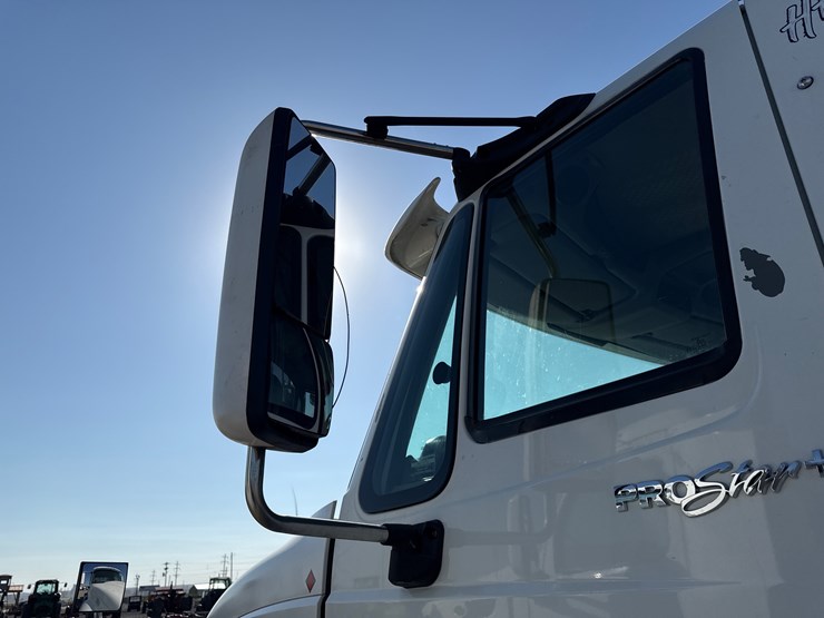 2011-international-prostar-image-30