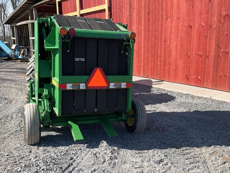 john-deere-335-image-3