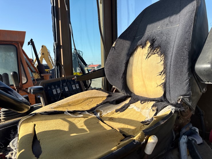 caterpillar-it28f-image-53