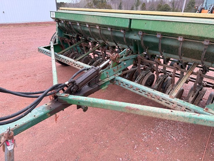 john-deere-8300-image-12