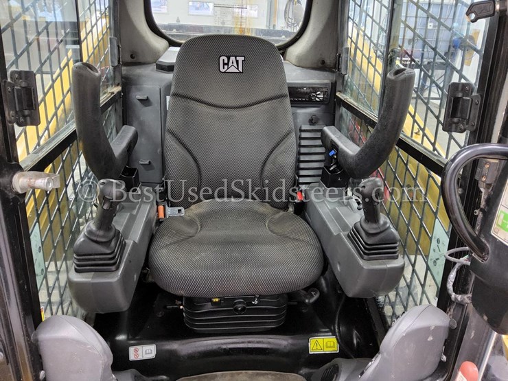 2019-caterpillar-246d3-image-24