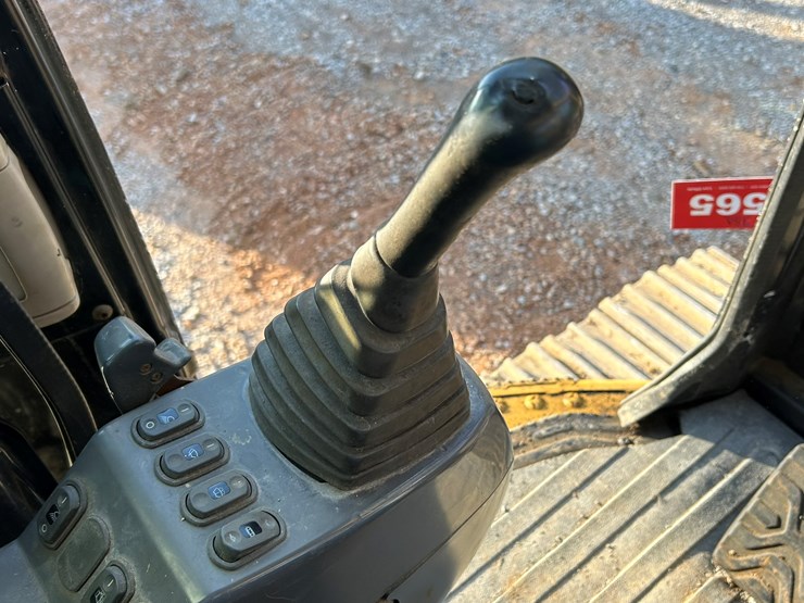 2004-caterpillar-321c-image-56