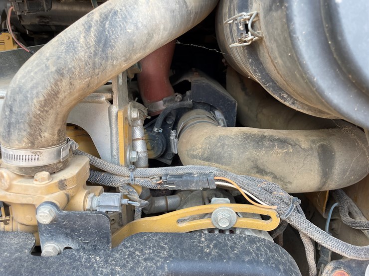 2016-caterpillar-299d2-xhp-image-32