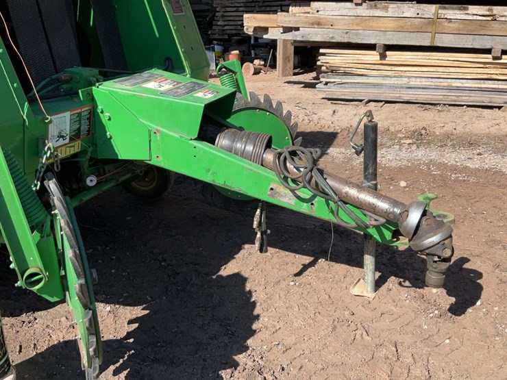 john-deere-335-image-8