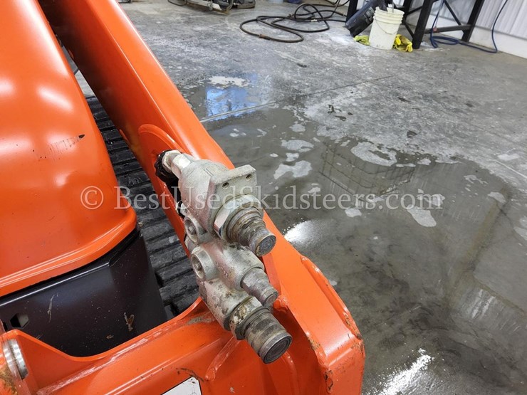 2023-kubota-scl1000-image-14