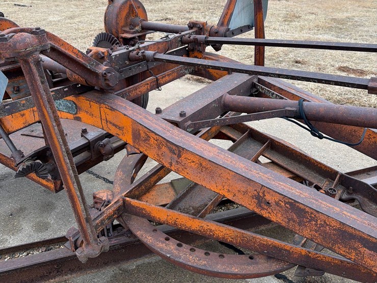 northfield-iron-company-#33-14ft-pull-type-road-grader-image-16