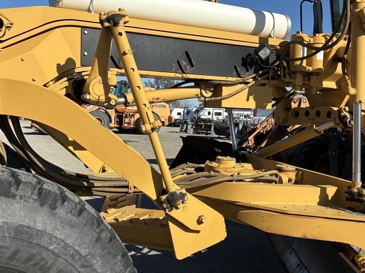 2005-caterpillar-143h-image-15