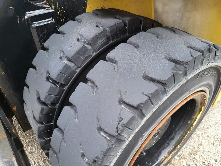 2012-yale-forklift-image-15