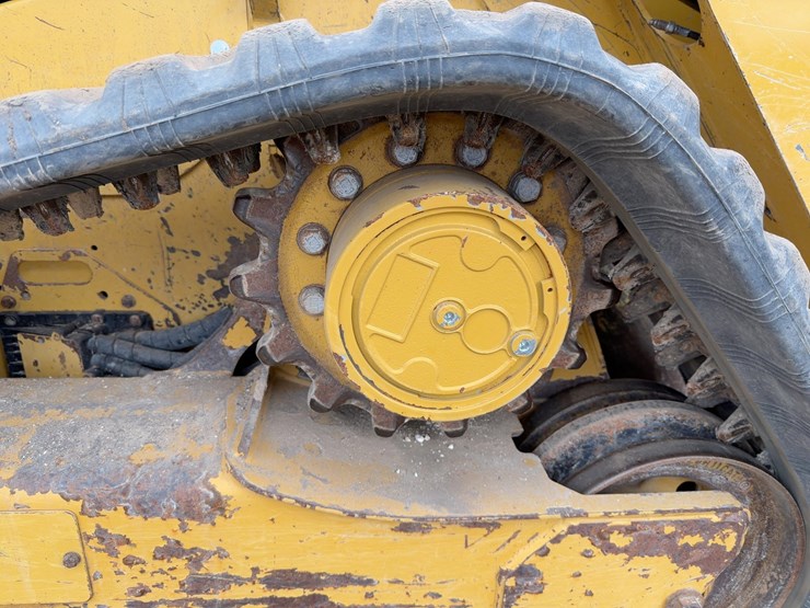 2020-caterpillar-259d3-image-16