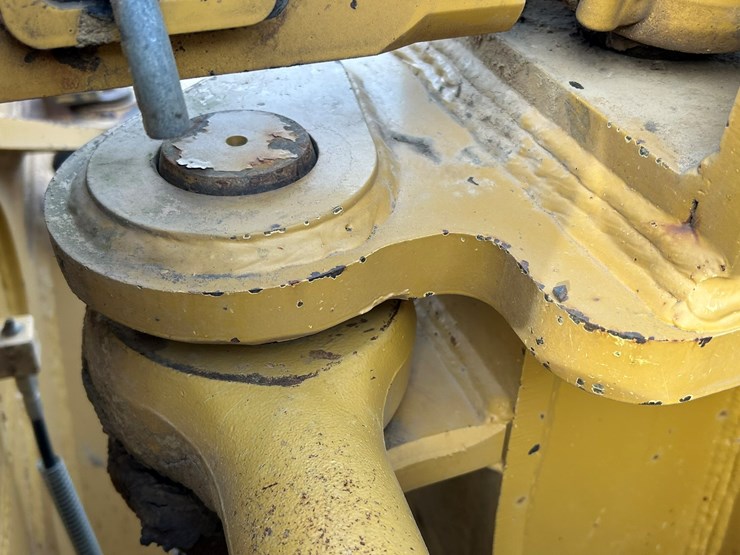 2015-caterpillar-d6t-lgp-image-17