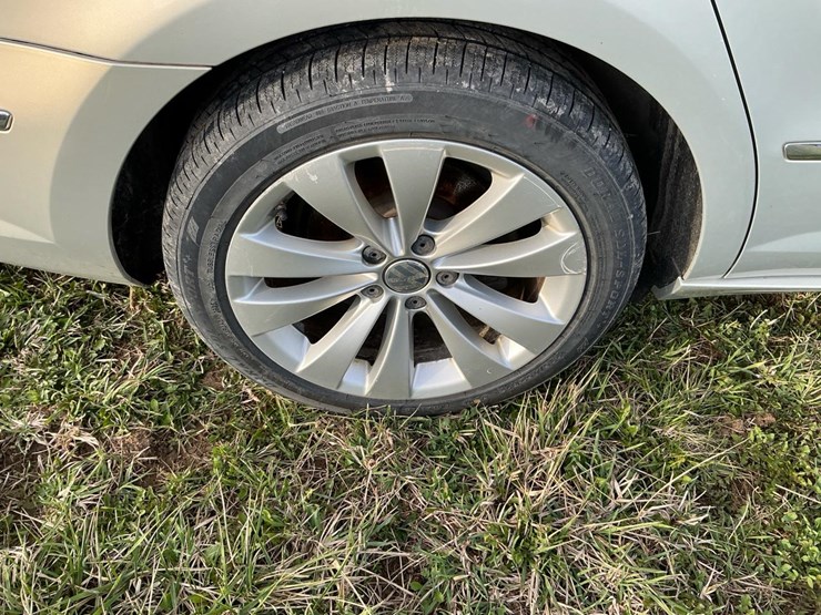 #510-•-2009-volkswagen-passat-image-34