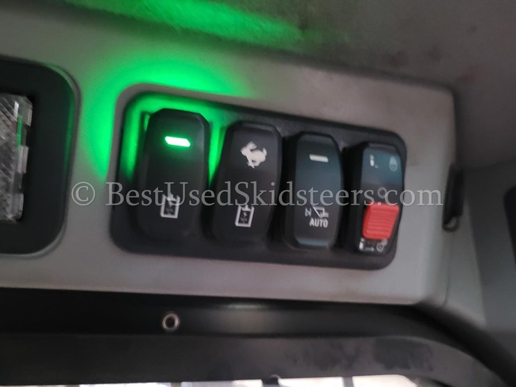 2023-caterpillar-262d3-image-16