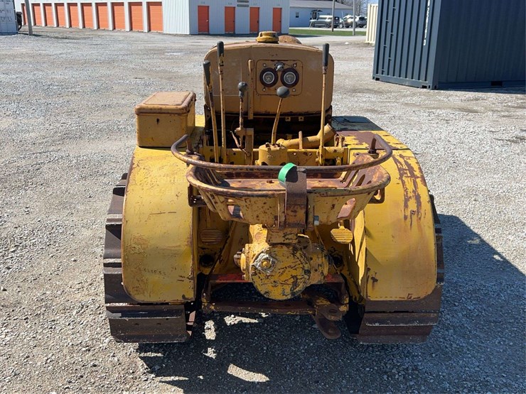 caterpillar-r2-image-4