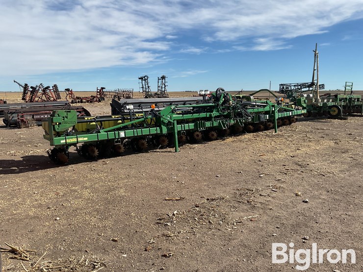 2014-john-deere-1720-image-3