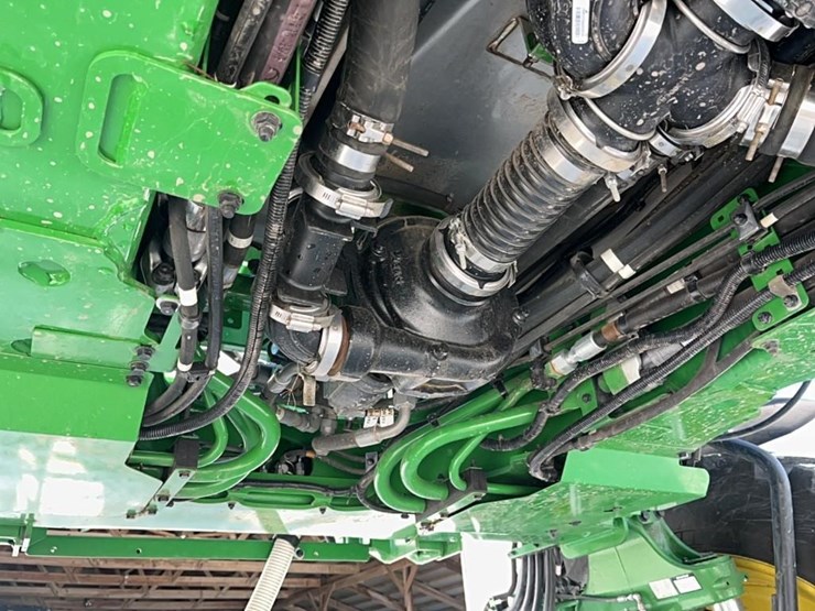 2023-john-deere-410r-image-11