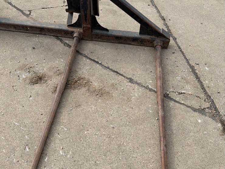 skidloader-4-prong-bale-spear-image-5