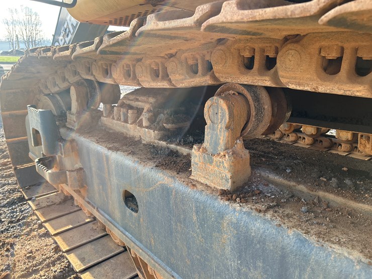 2006-deere-650d-lc-image-79