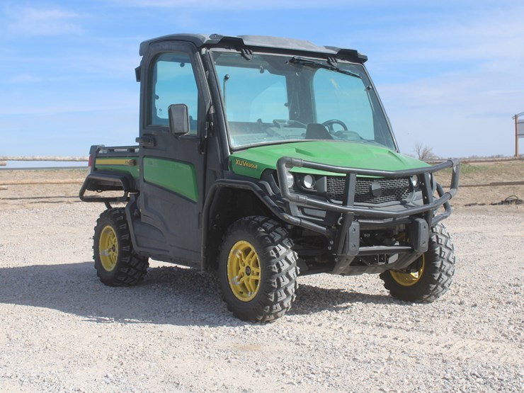 2019-john-deere-gator-image-8