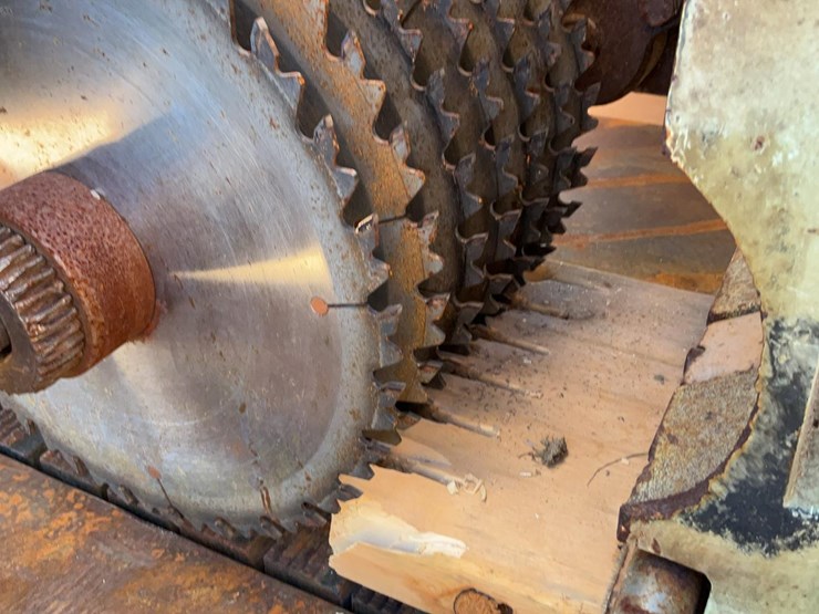 #201-•-scmi-straight-line-rip-saw-image-13