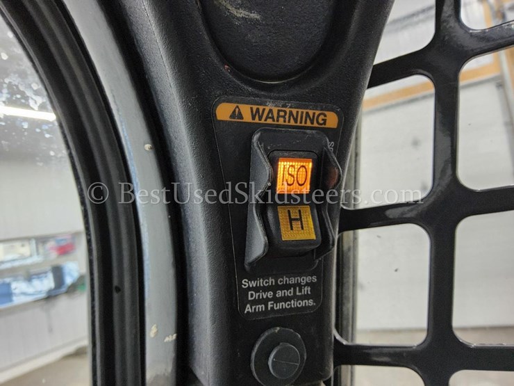 2022-bobcat-t870-image-26