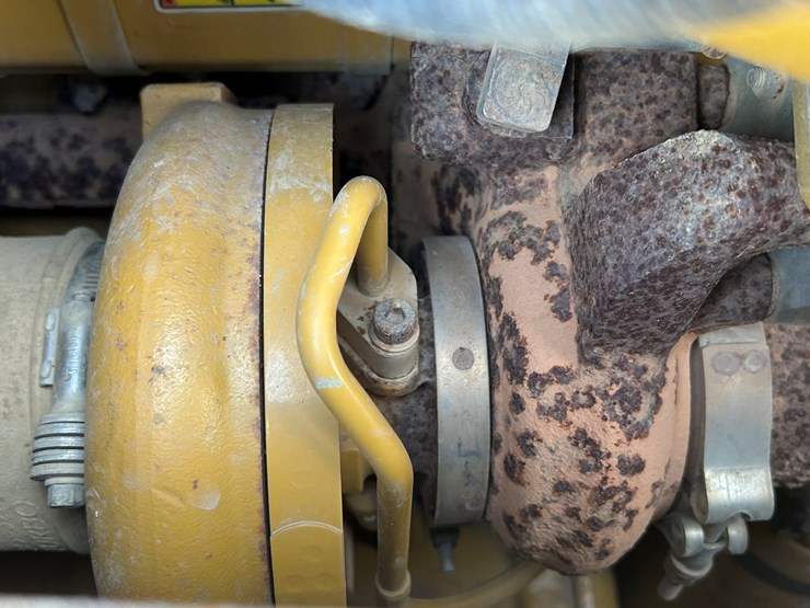 2015-caterpillar-d6t-lgp-image-37