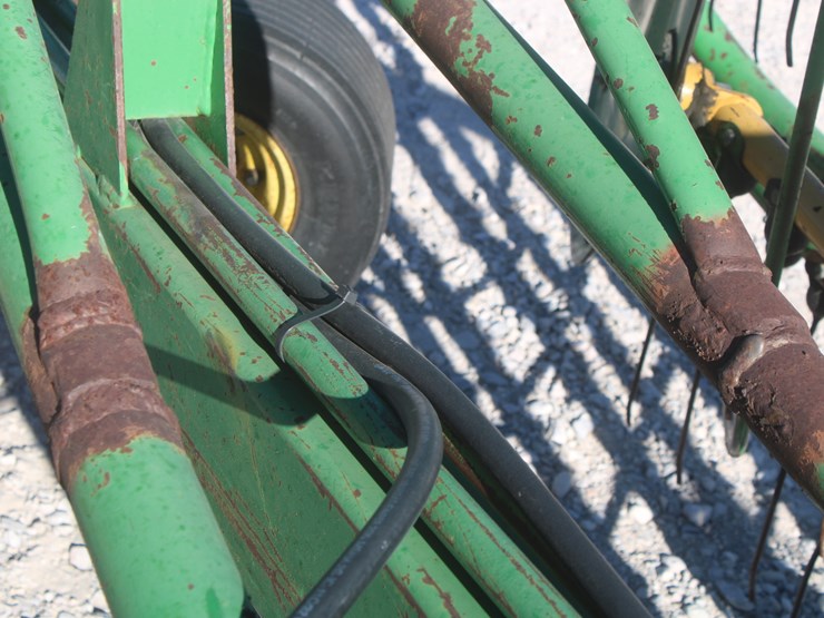 john-deere-700-image-26