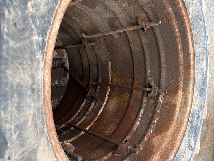 2–18.4-34-tractor-clamp-on-duals-image-7