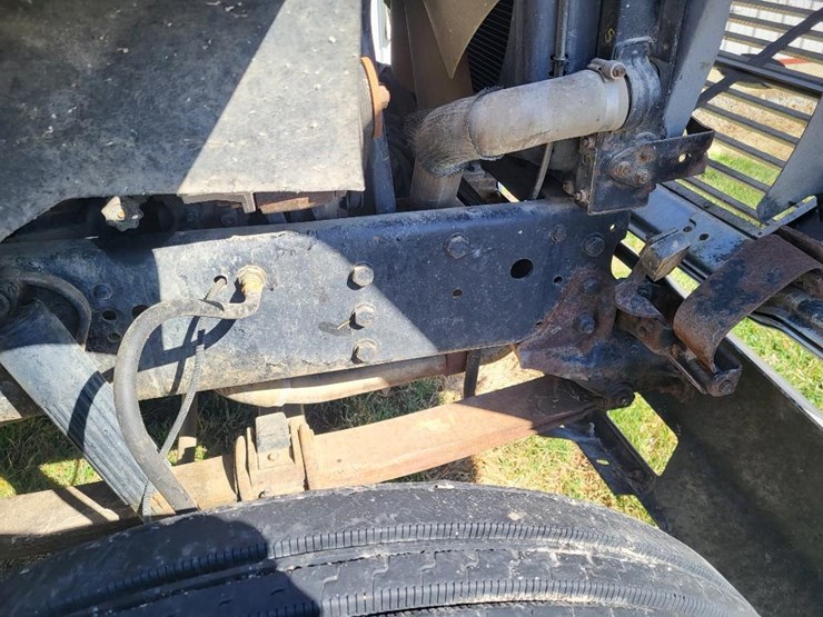 1995-ford-l9000-tandem-axle-day-cab-semi-image-82