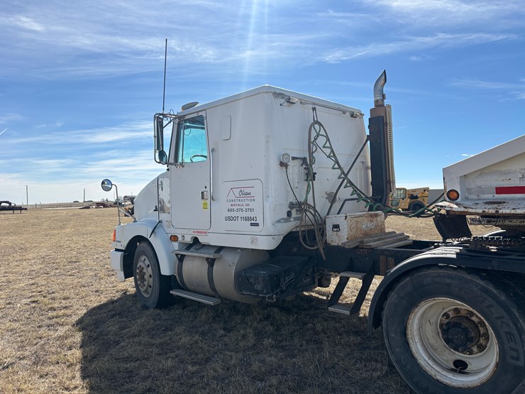 1996-volvo-aero-semi-image-2