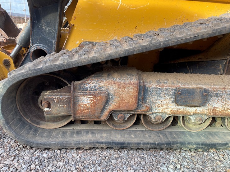 2019-deere-333g-image-52