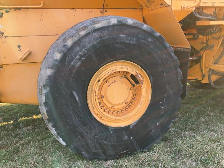 #300-•-2004-dressta-555b-wheel-loader-image-40