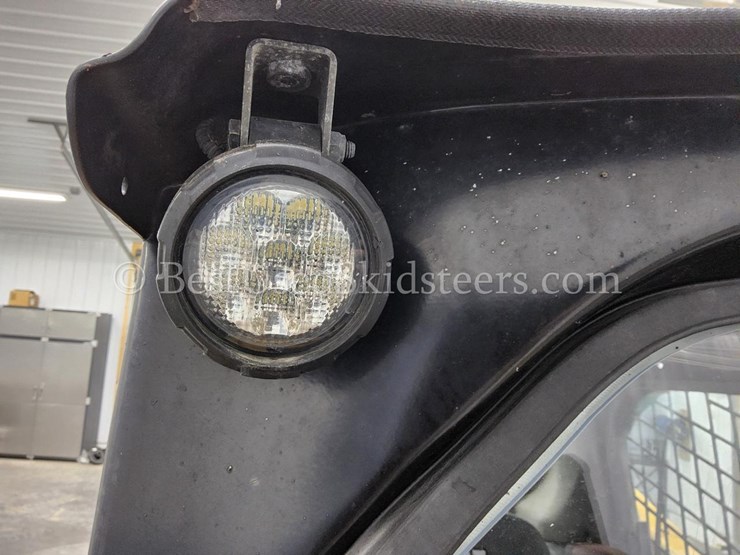 2019-caterpillar-246d3-image-25