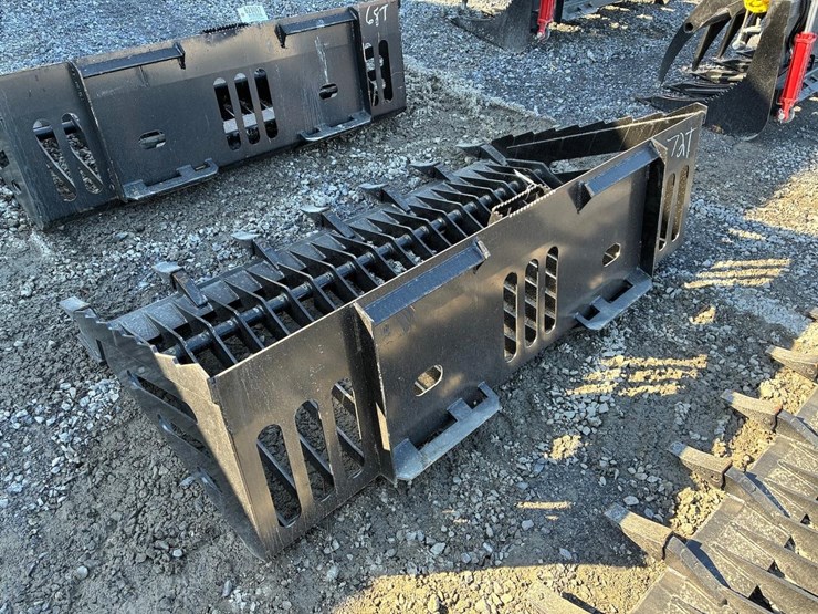 wildcat-72"-skid-steer-skeleton-tooth-bucket-image-3