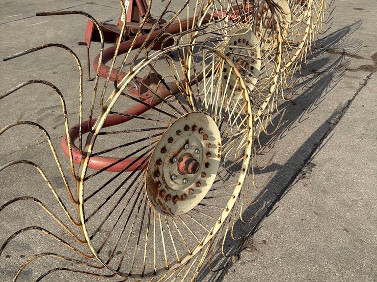 da-co-4-wheel-3pt-rake-image-4